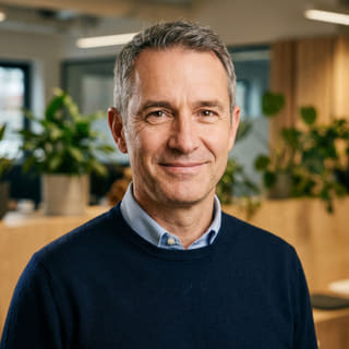 James Mitchell, Director Ejecutivo de Lumbre Invereza